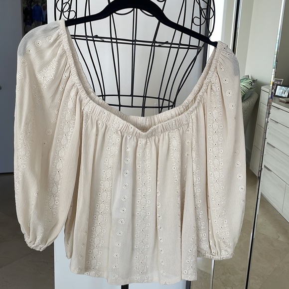 NWT BB DAKOTA STEVE MADDEN EYELET CROP TOP - Picture 6 of 7
